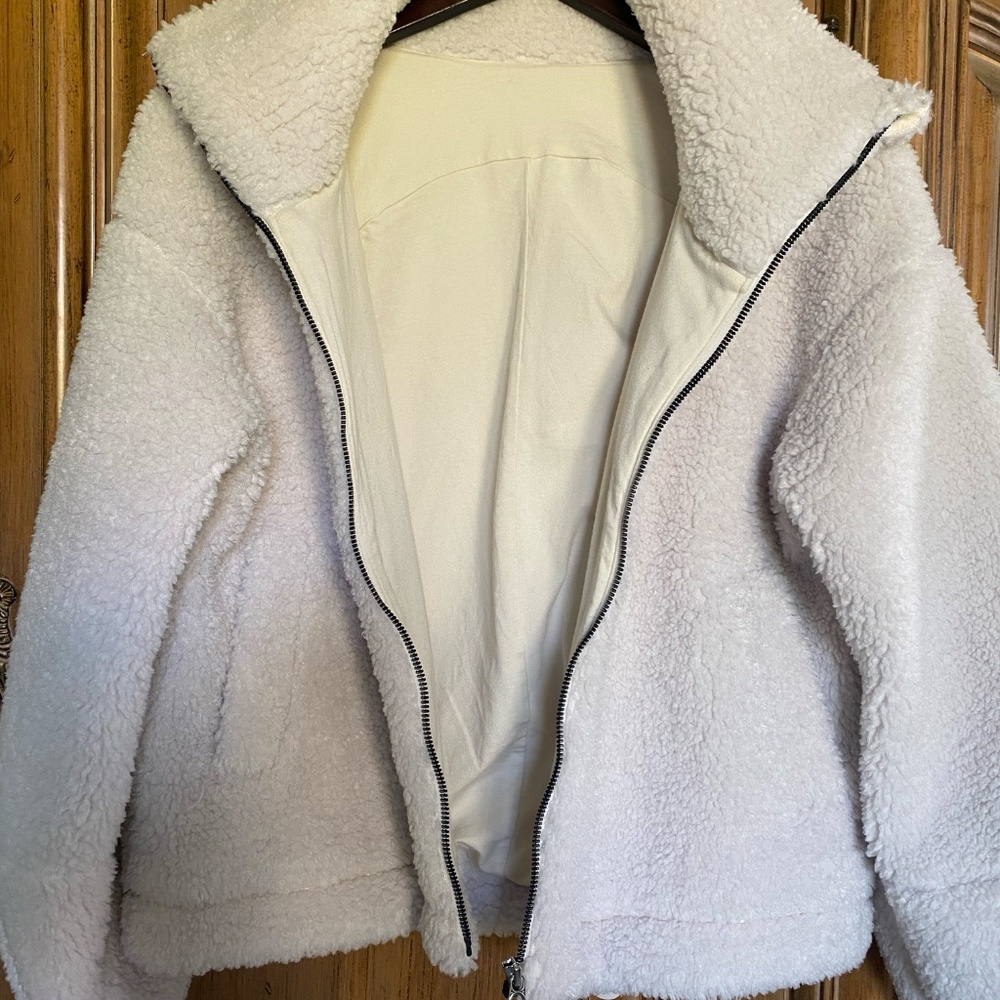 Lululemon Women's Cream and White Jacket, Small - Picture 4 of 8